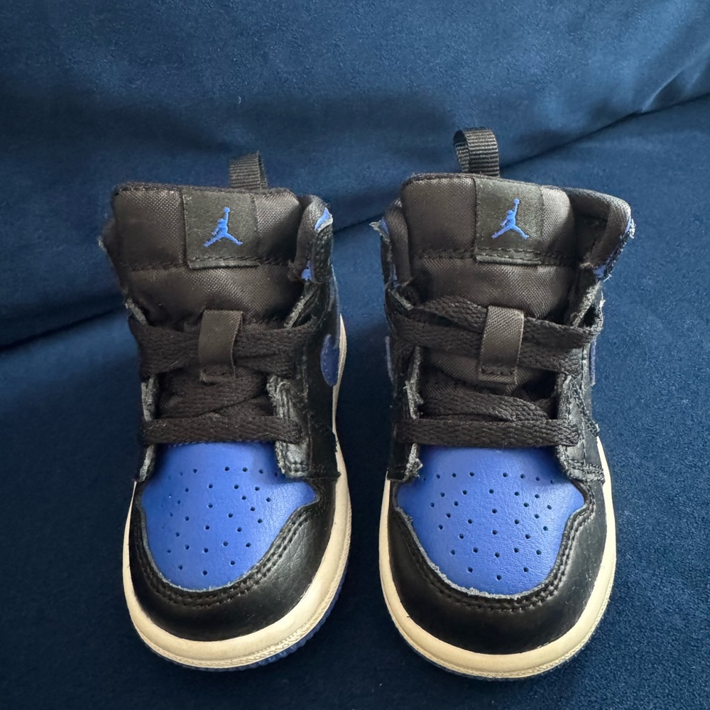 Jordan Kids Black and Blue Sneakers